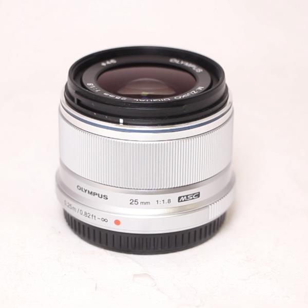 Used Olympus M.Zuiko Digital 25mm f/1.8 Lens Silver