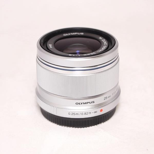 Used Olympus M.Zuiko Digital 25mm f/1.8 Lens Silver