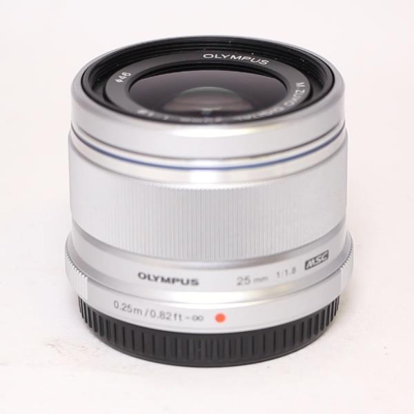 Used Olympus M.Zuiko Digital 25mm f/1.8 Lens Silver