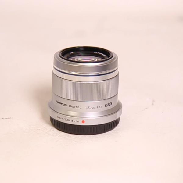 Used Olympus M.Zuiko Digital 45mm f/1.8 Lens Silver