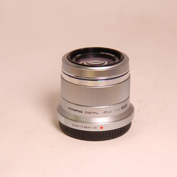 Used Olympus M.Zuiko Digital 45mm f/1.8 Lens Silver