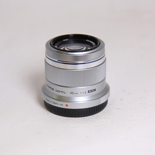 Used Olympus M.Zuiko Digital 45mm f/1.8 Lens Silver