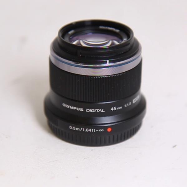 Used Olympus M.Zuiko Digital 45mm f/1.8 Lens Black
