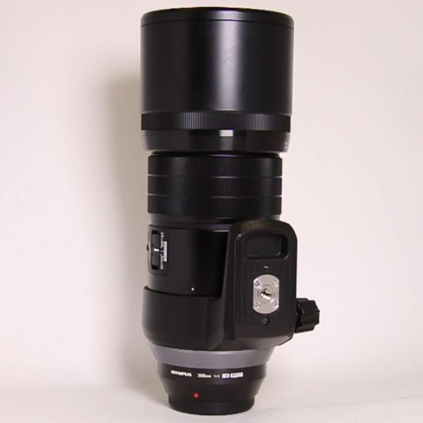 Used Olympus M.Zuiko Digital ED 300mm f/4 IS PRO Super Telephoto Lens