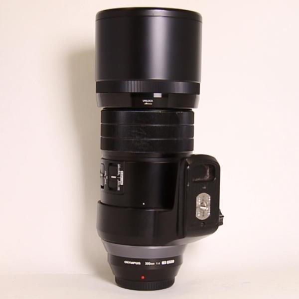 Used Olympus M.Zuiko Digital ED 300mm f/4 IS PRO Super Telephoto Lens