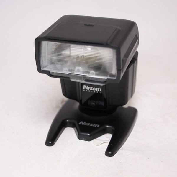 Used Nissin i40 Flash Gun (Four Thirds)