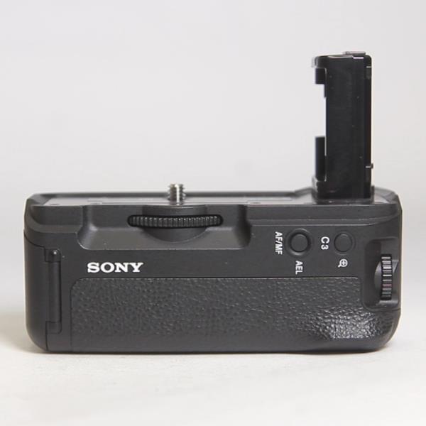 Used Sony VG-C2EM Battery Grip for a7 II & a7R/S II