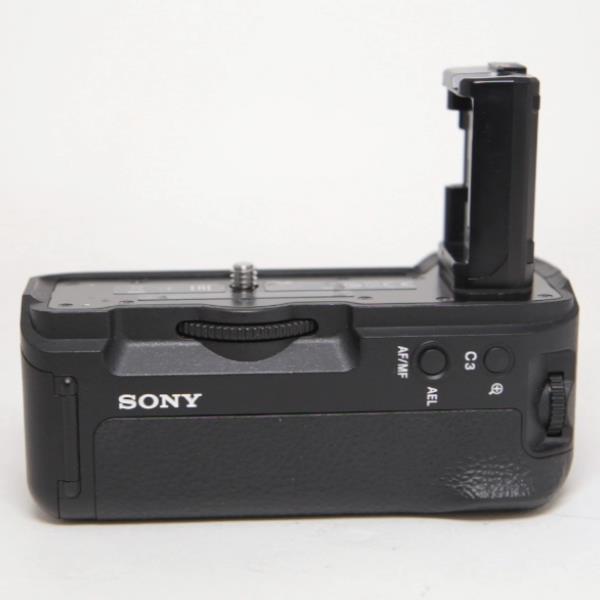 Used Sony VG-C2EM Battery Grip for a7 II & a7R/S II