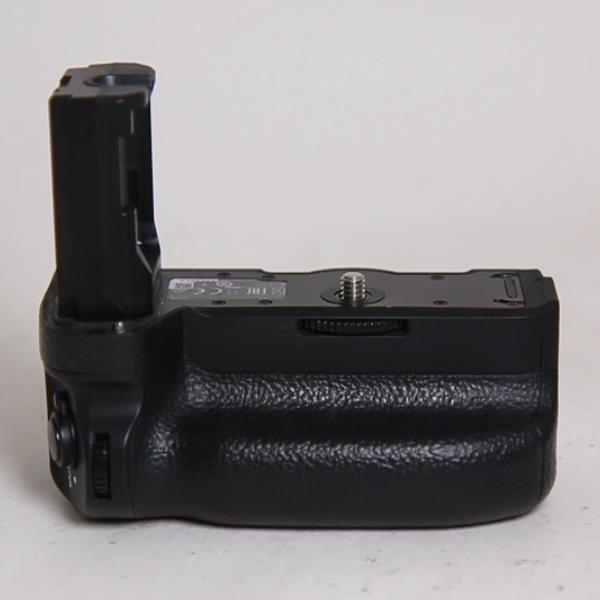 Used Sony VG-C3EM Vertical Grip for sony A9 and A7 III Series