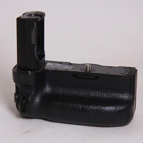 Used Sony VG-C3EM Vertical Grip for sony A9 and A7 III Series