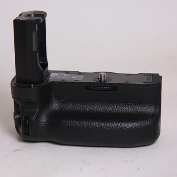 Used Sony VG-C3EM Vertical Grip for sony A9 and A7 III Series