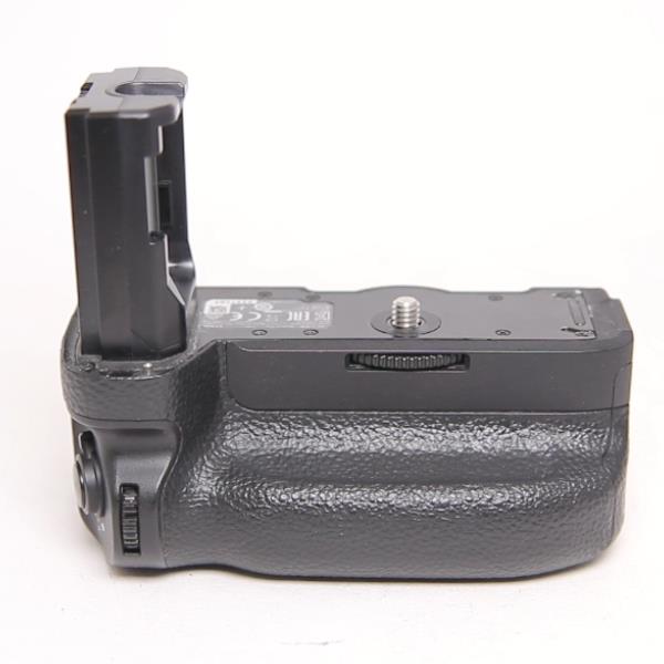 Used Sony VG-C3EM Vertical Grip for sony A9 and A7 III Series