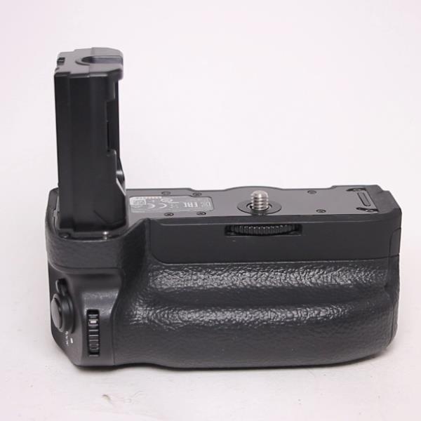 Used Sony VG-C3EM Vertical Grip for sony A9 and A7 III Series