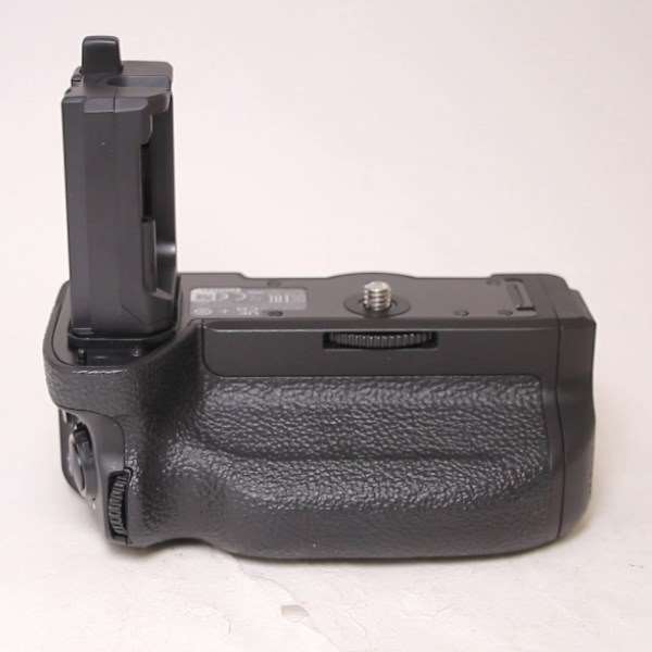 Used Sony VG-C4EM Vertical Grip for Sony alpha series cameras