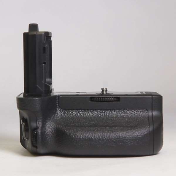 Used Sony VG-C4EM Vertical Grip for Sony alpha series cameras