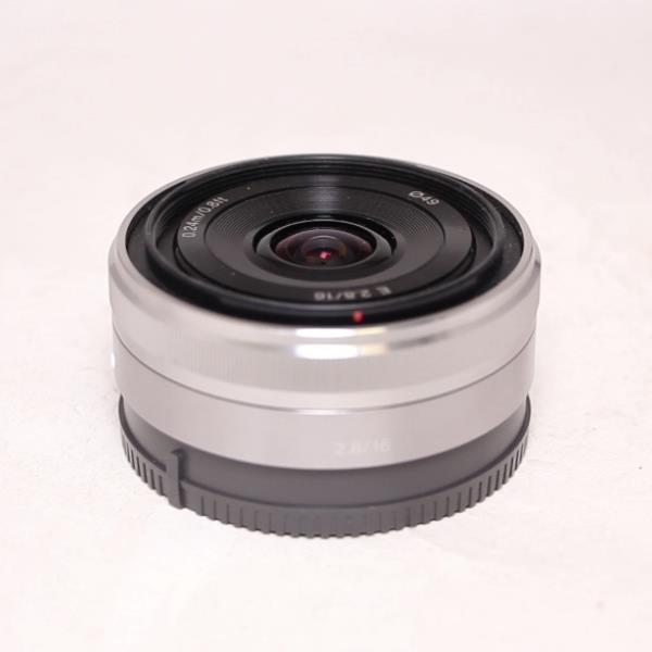 Used Sony E 16mm f/2.8 Wide Angle Pancake Lens