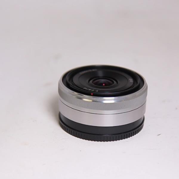 Used Sony E 16mm f/2.8 Wide Angle Pancake Lens