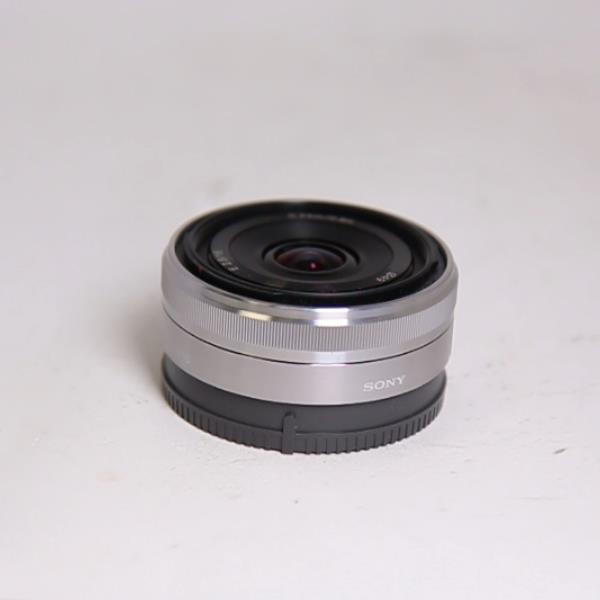Used Sony E 16mm f/2.8 Wide Angle Pancake Lens