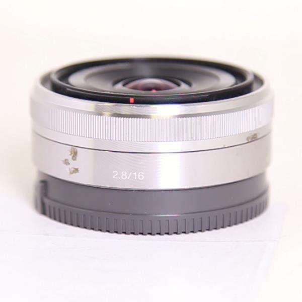 Used Sony E 16mm f/2.8 Wide Angle Pancake Lens