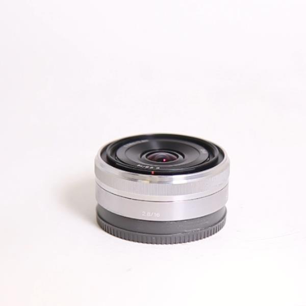 Used Sony E 16mm f/2.8 Wide Angle Pancake Lens