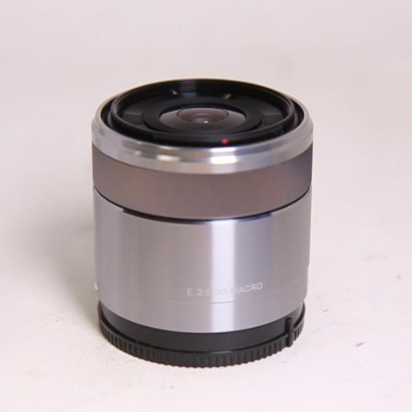 Used Sony E 30mm f/3.5 Macro Lens