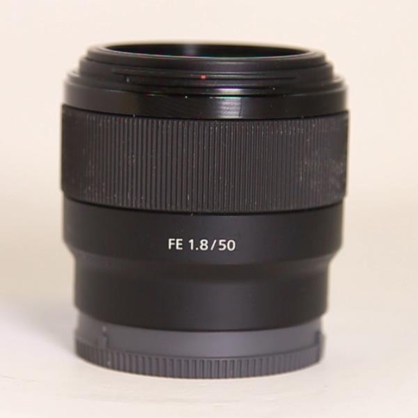 Used Sony FE 35mm f/1.8 Lens