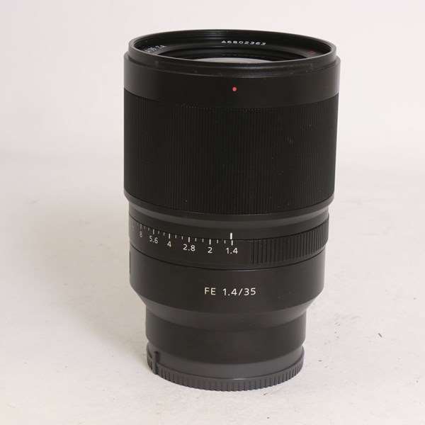 Used Sony FE 35mm f/1.4 ZA Zeiss Distagon T* Lens