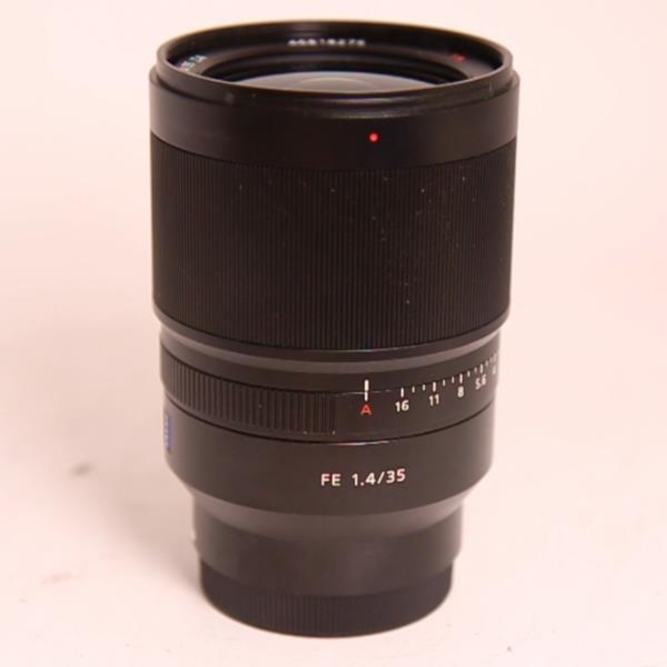 Used Sony FE 35mm f/1.4 ZA Zeiss Distagon T* Lens