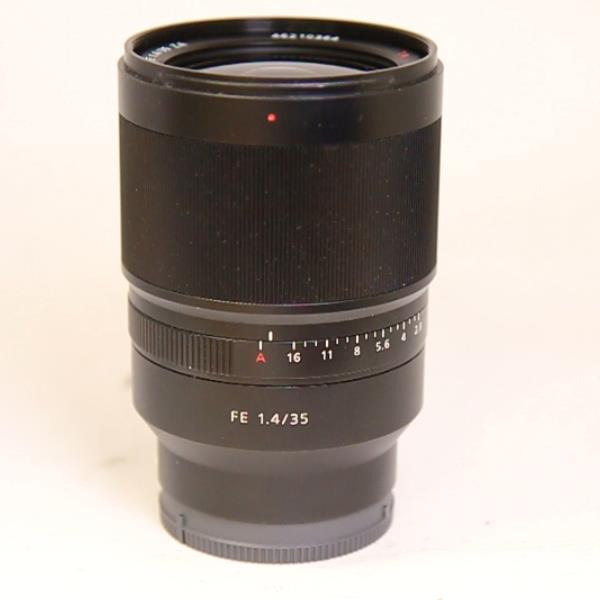 Used Sony FE 35mm f/1.4 ZA Zeiss Distagon T* Lens