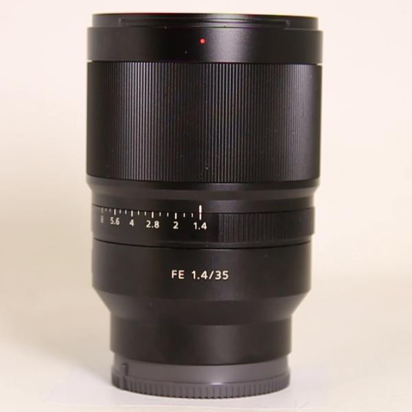 Used Sony FE 35mm f/1.4 ZA Zeiss Distagon T* Lens
