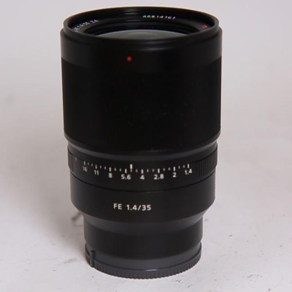 Used Sony FE 35mm f/1.4 ZA Zeiss Distagon T* Lens