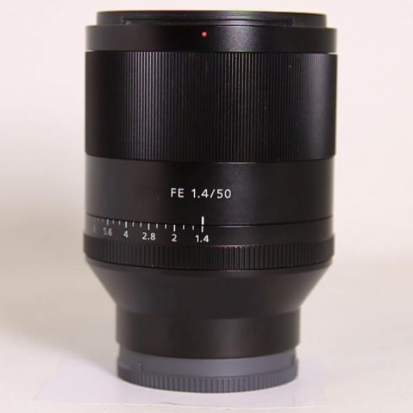 Used Sony FE 50mm f/1.4 ZA Zeiss Planar T* Lens
