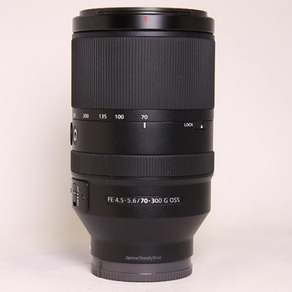 Used Sony FE 70-300mm f/4.5-5.6 G OSS Telephoto Zoom Lens