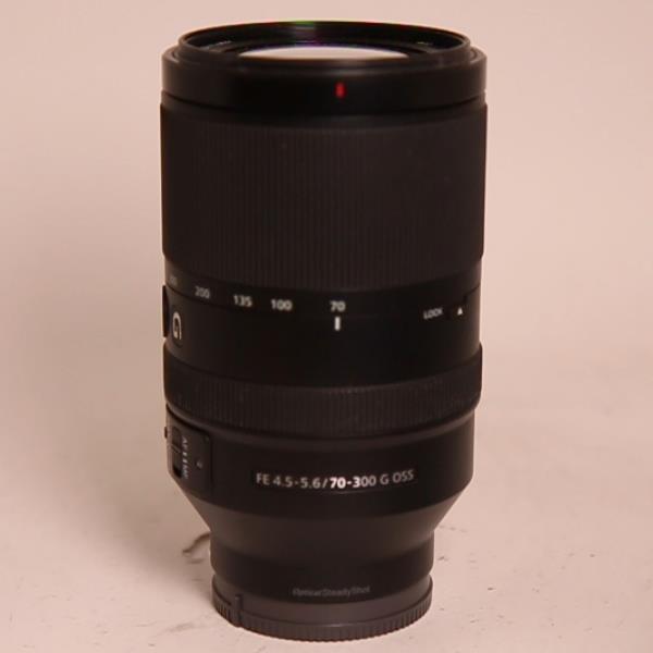 Used Sony FE 70-300mm f/4.5-5.6 G OSS Telephoto Zoom Lens