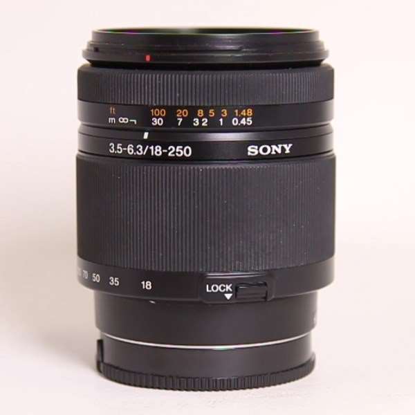 Used Sony DT 18-250mm f/3.5-6.3 Lens