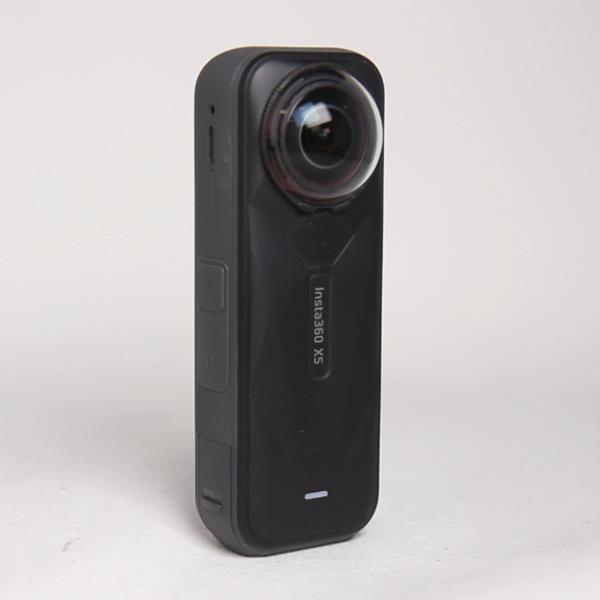 Used Insta360 X5 Essentials Bundle