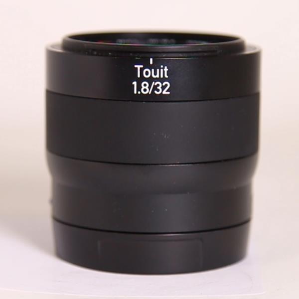 Used Zeiss Touit 32mm f/1.8 Planar T* Lens Sony E