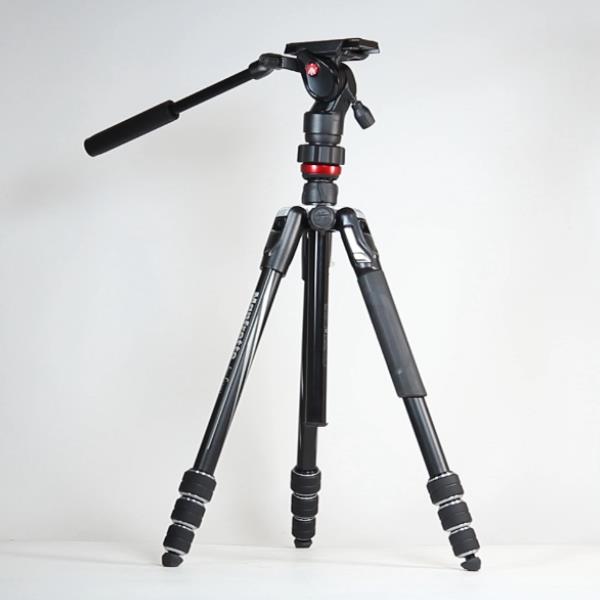 Used Manfrotto MVKBFRT-LIVE Befree Live Aluminium Twist Lock Tripod Kit