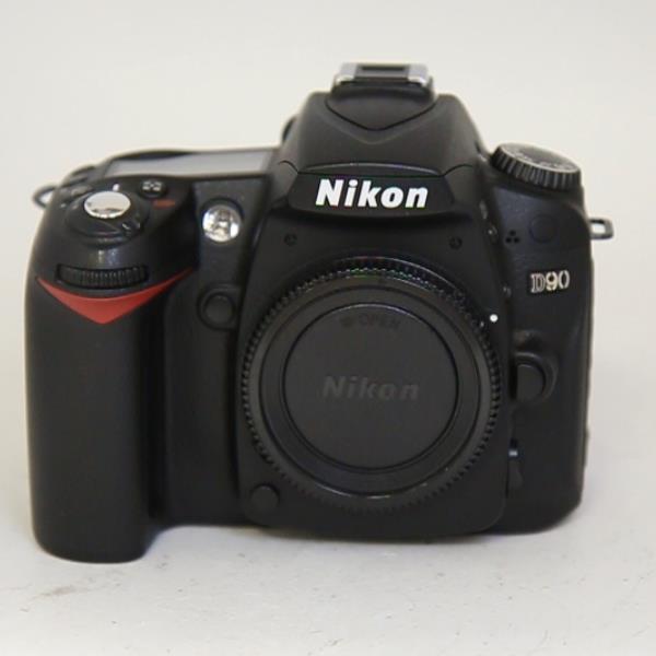 Used Nikon D90