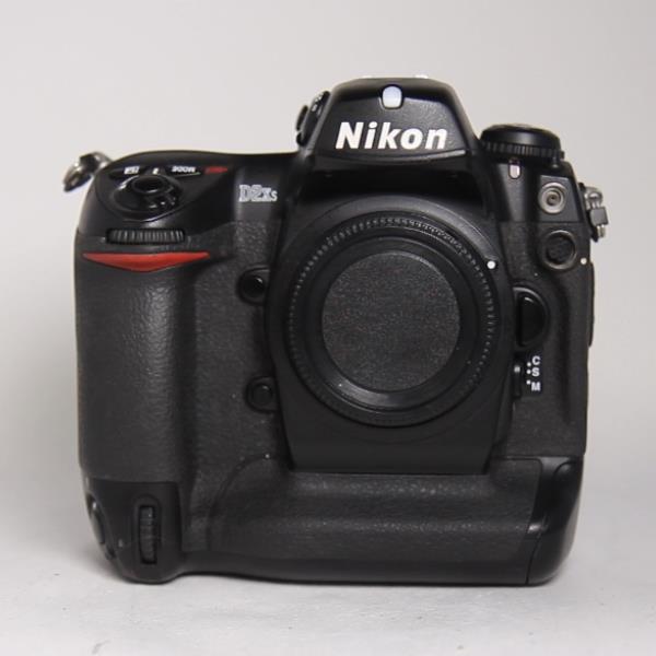 Used Nikon D2XS Body