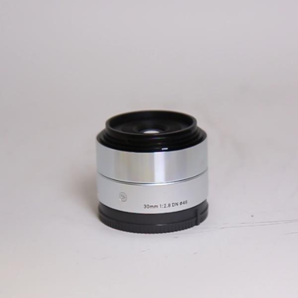 Used Sigma 30mm f/2.8 DN - Sony E-Mount - Silver