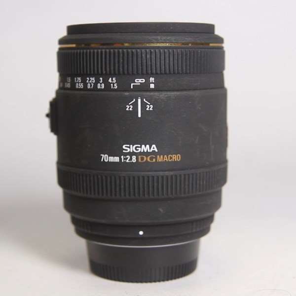 Used Sigma 70mm f/2.8 EX DG Macro - Nikon Fit