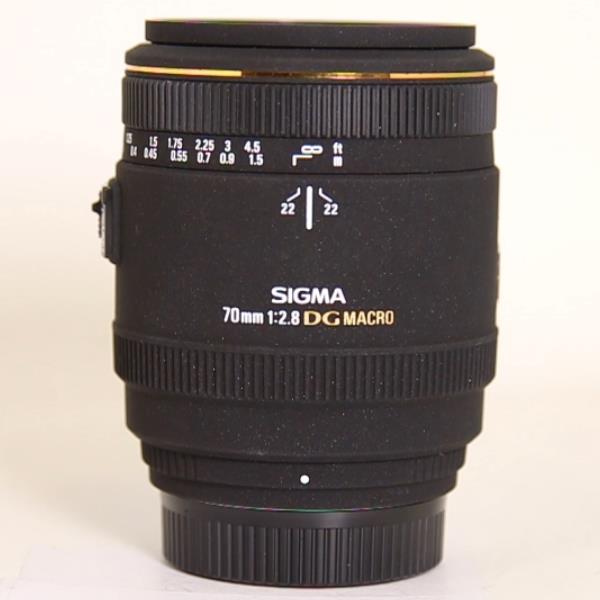 Used Sigma 70mm f/2.8 EX DG Macro - Nikon Fit