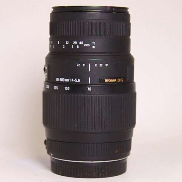 Used Sigma 70-300mm f/4.0-5.6 DG Macro Lens - Canon Fit