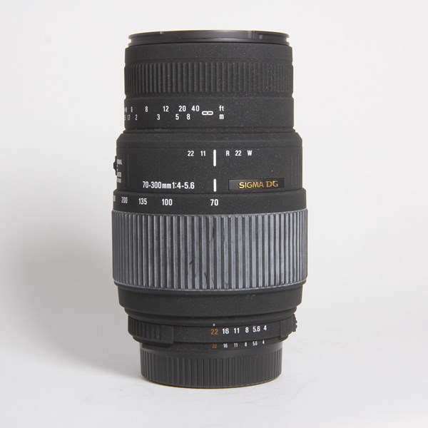 Used Sigma 70-300mm f/4-5.6 DG Macro - Nikon Fit