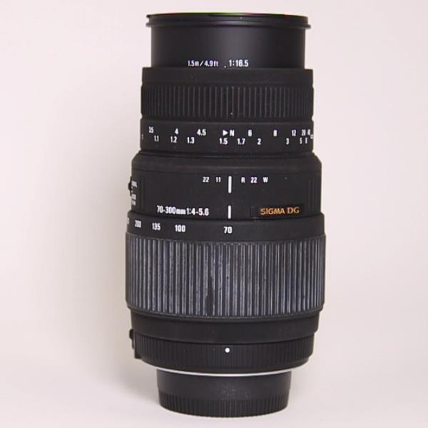 Used Sigma 70-300mm f/4-5.6 DG Macro - Nikon Fit