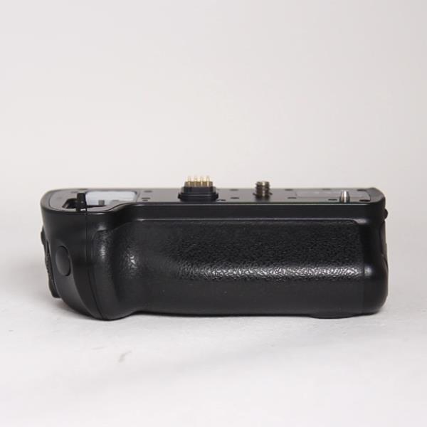 Used Panasonic DMW-BGGH3 Battery Grip for GH3