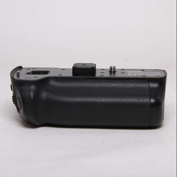 Used Panasonic DMW-BGGH5 GH5 Battery Grip