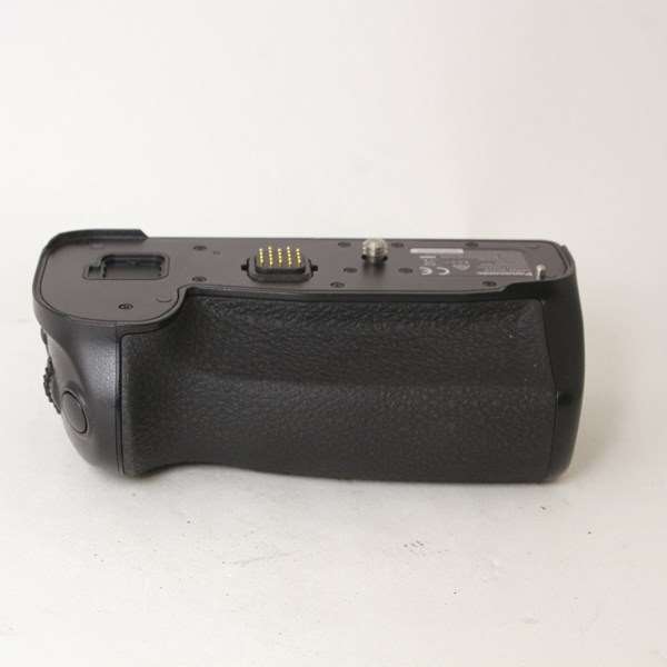 Used Panasonic DMW-BGG9E Battery Grip for G9