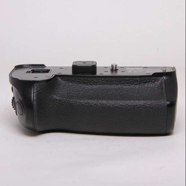 Used Panasonic DMW-BGG9 Battery Grip for G9